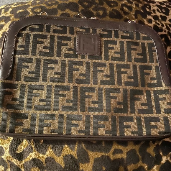 Vintage Canvas Fendi zucca crossbody (orginal strap missing added strap) - Picture 2 of 10